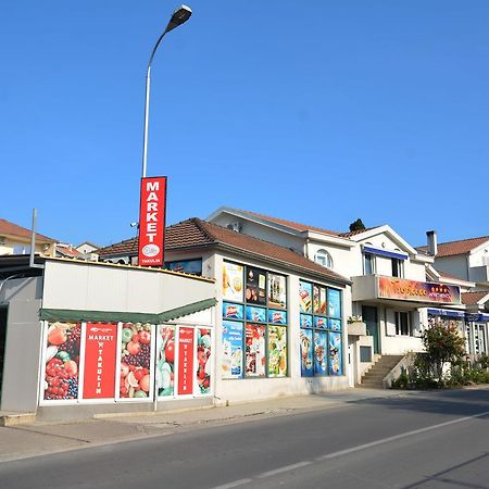 Tropicoco Apartments Тиват Экстерьер фото