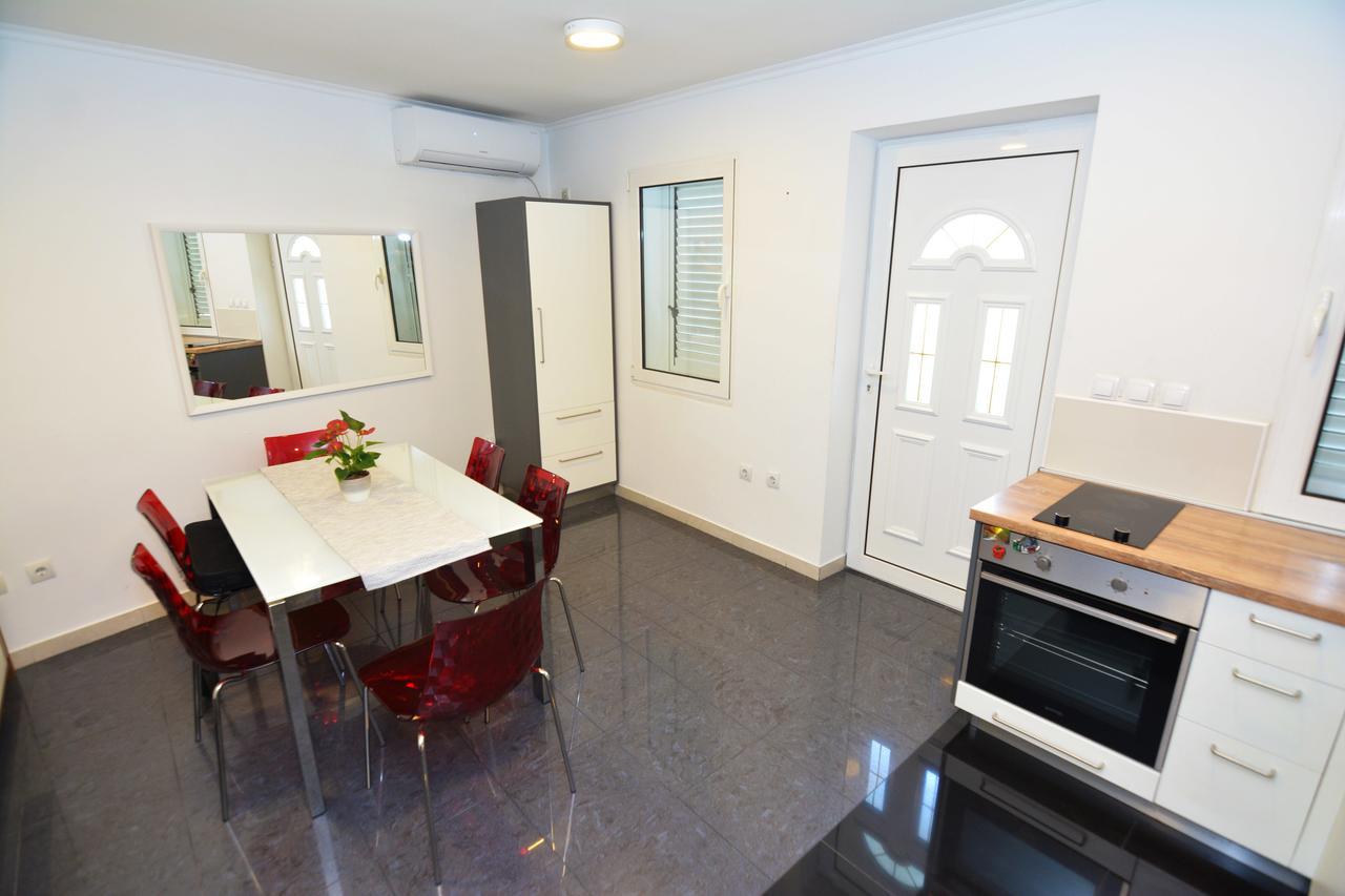 Tropicoco Apartments Тиват Экстерьер фото